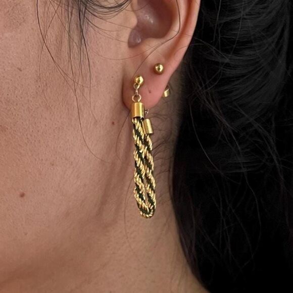 Gold tone twisted rope hoop earrings green minimalist - Picture 2 of 3
